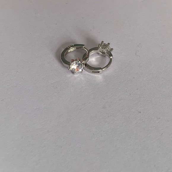 Sterling silver huggie earrings - Picture 3 of 8